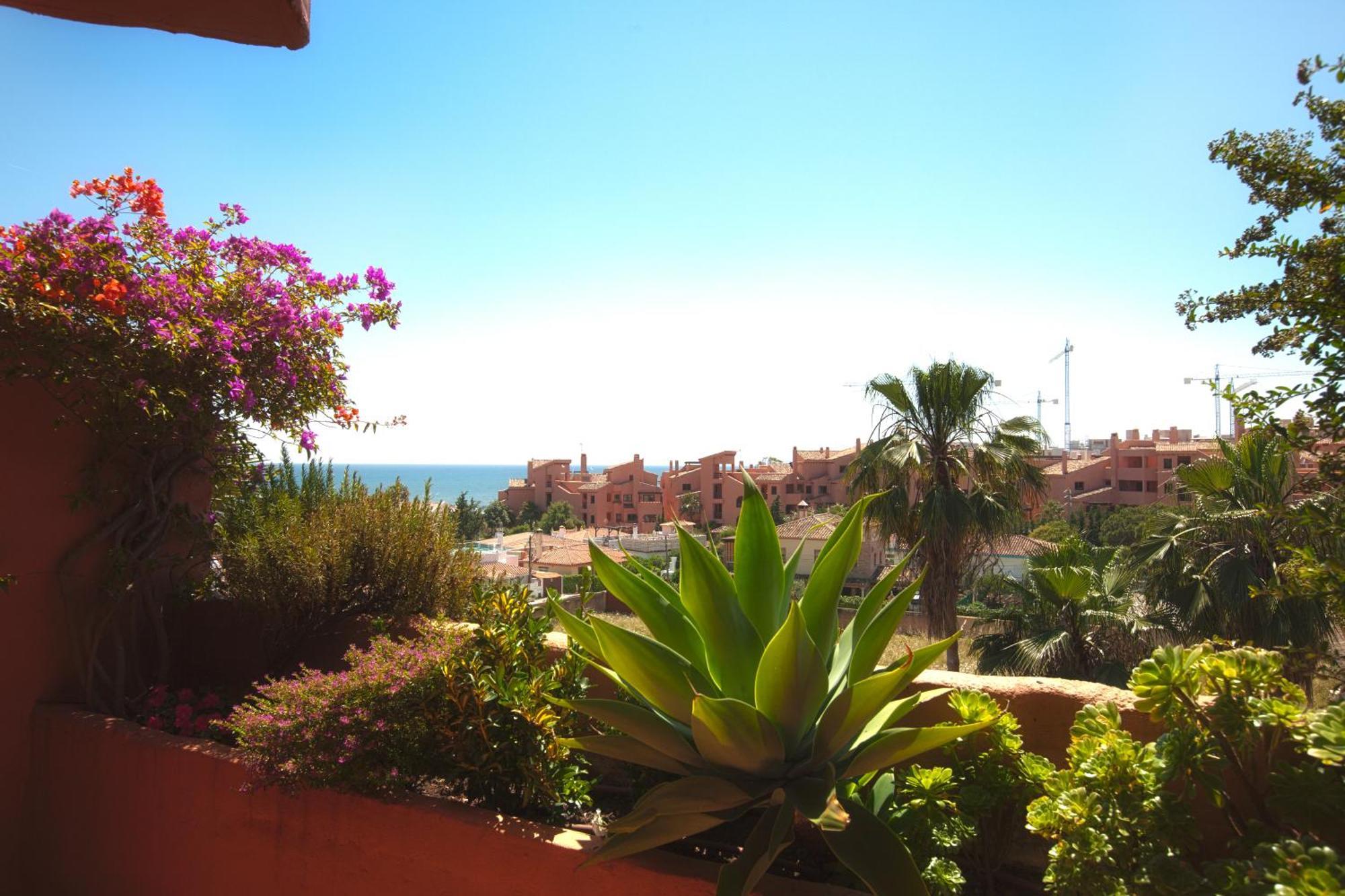 Bahia Beach Apartments Estepona Room photo
